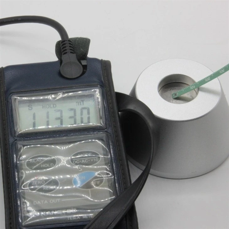 Manual Magnetic Security Tag Remover For Clothing Store Anti Theft EAS Label Remover factory